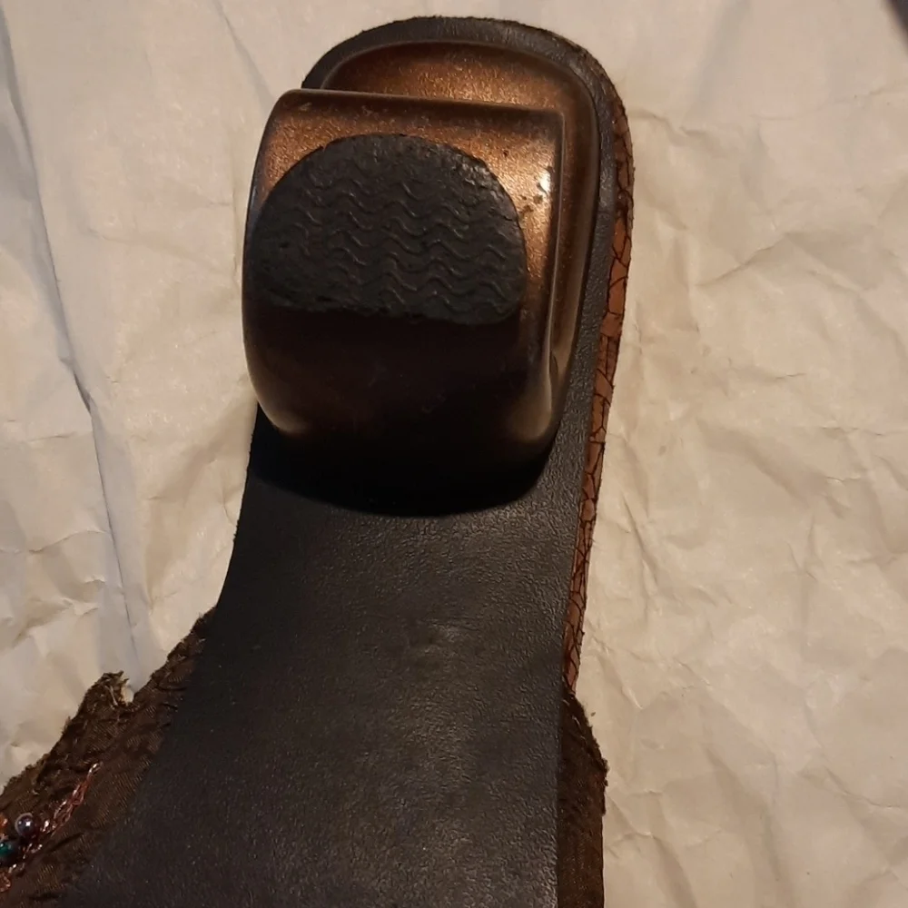 Bertinni Unique Beaded Sandals - Picture 9 of 13
